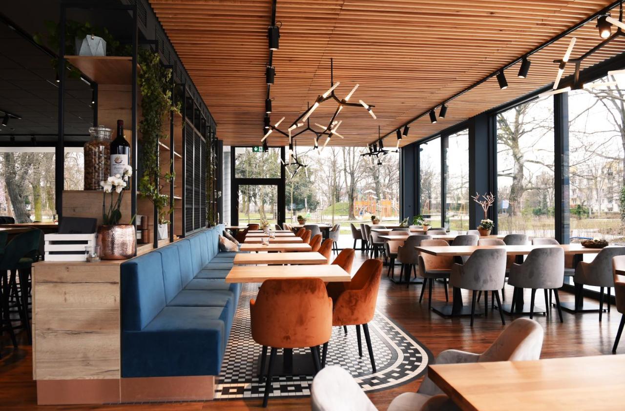 Artisan Park Bed & Breakfast Костжин над Одрон Екстериор снимка